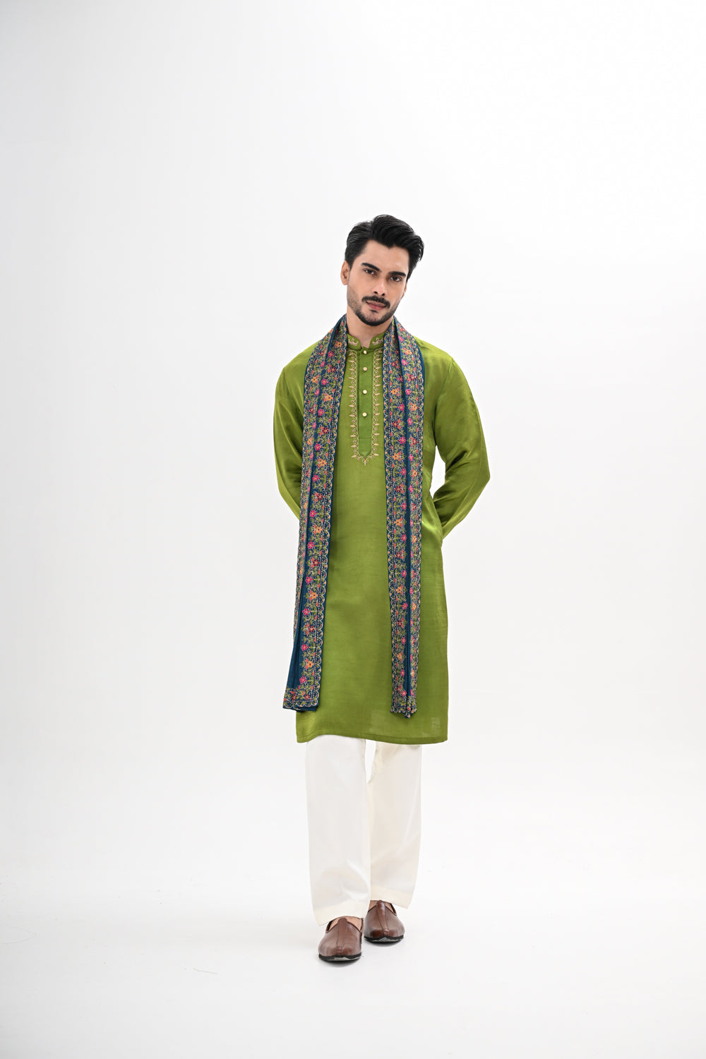 PEACOCK HUES