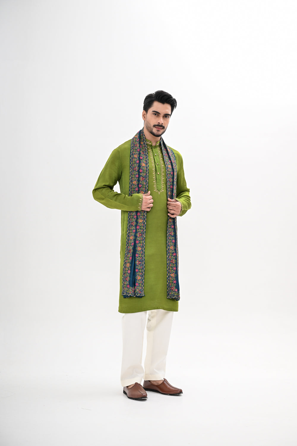 PEACOCK HUES