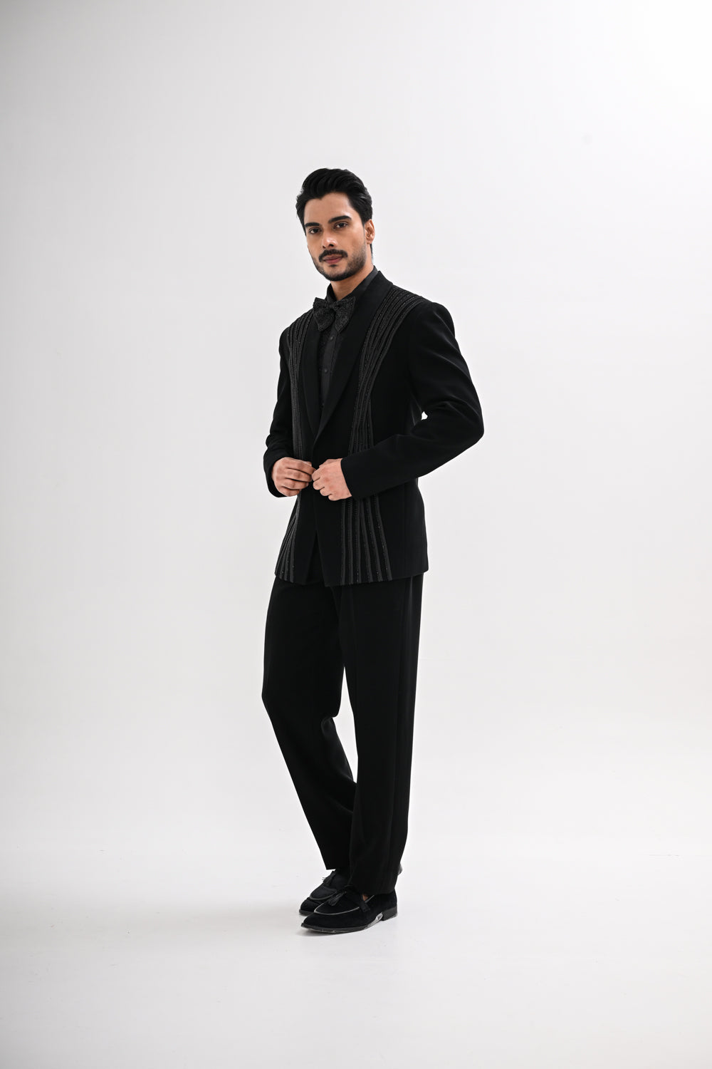 VELINOR TUXEDO