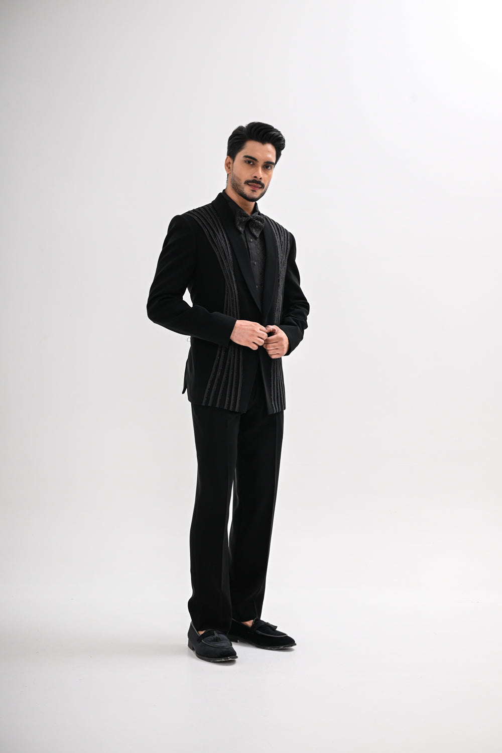 VELINOR TUXEDO