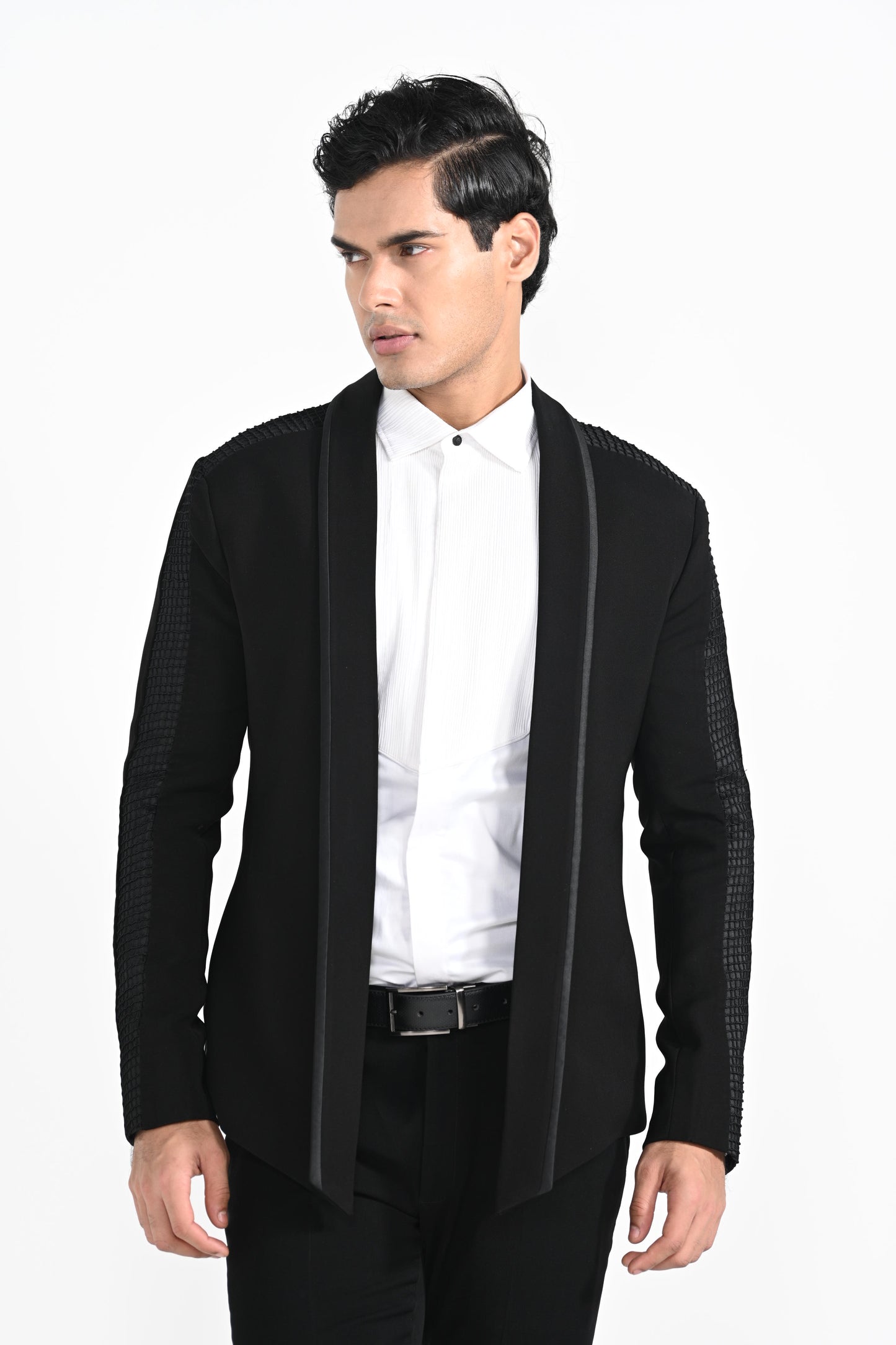 OPEN BLAZER WITH PINTUCKS DETAILING