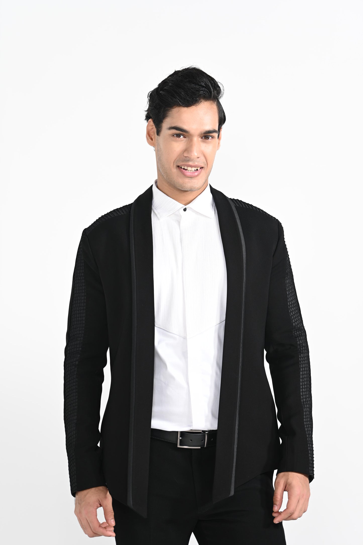 OPEN BLAZER WITH PINTUCKS DETAILING