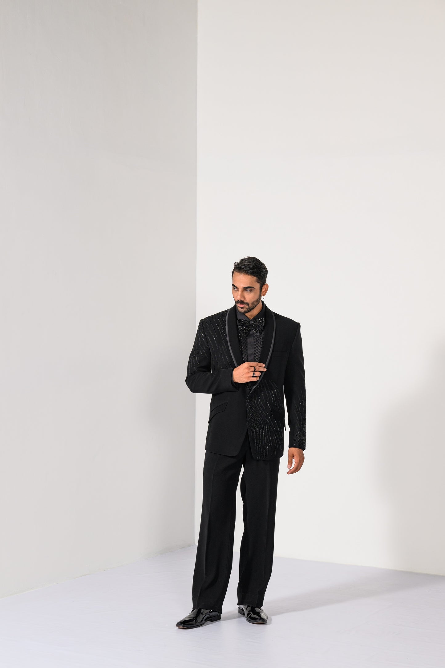 ASYMMETRICAL ONYX TUXEDO SET