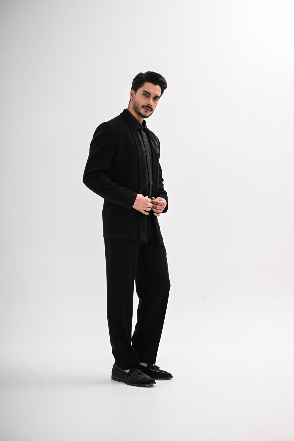OPEN BUMBLEBEE TUXEDO SET