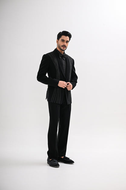 VELINOR TUXEDO