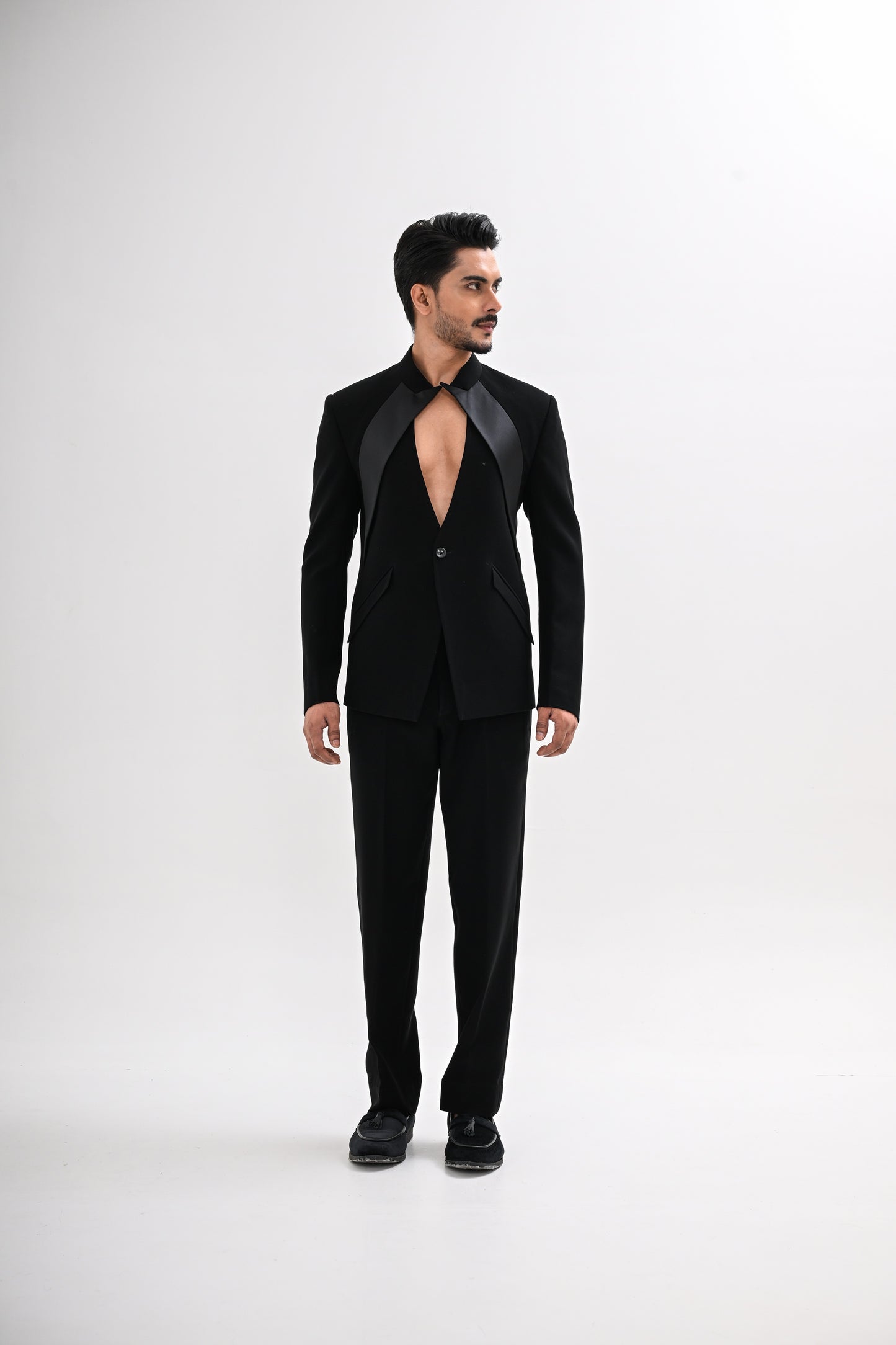 REGALIS TUXEDO