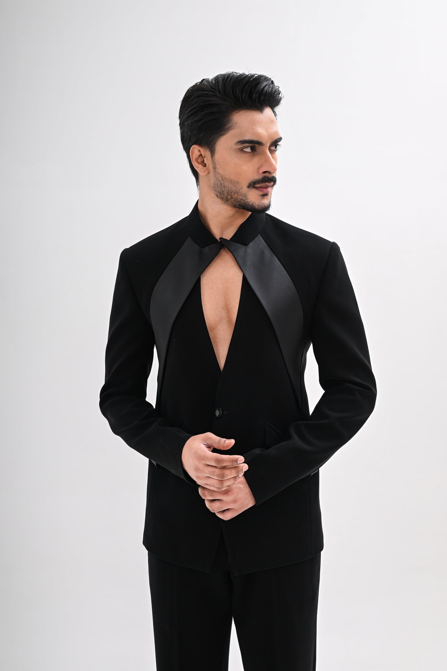REGALIS TUXEDO